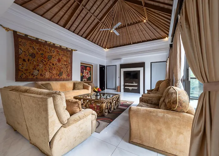 Cometa Luxury By Adam Jyota Management Seminyak (Bali)