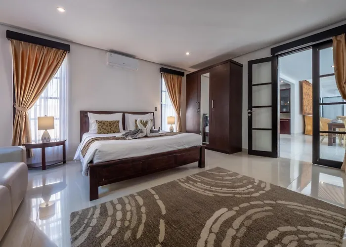 Cometa Luxury By Adam Jyota Management